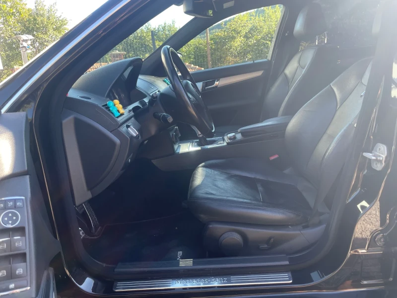Mercedes-Benz C 220 AMG пакет, снимка 13 - Автомобили и джипове - 51801509