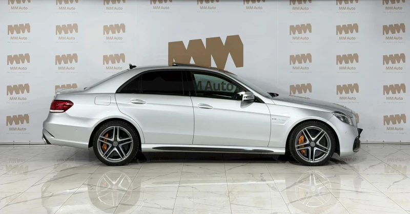 Mercedes-Benz E 63 AMG 4Matic* Ceramic* Performance* Carbon* H/K, снимка 3 - Автомобили и джипове - 52076860