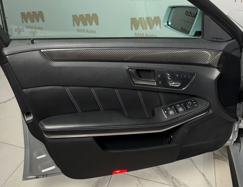 Mercedes-Benz E 63 AMG 4Matic* Ceramic* Performance* Carbon* H/K, снимка 6 - Автомобили и джипове - 52076860