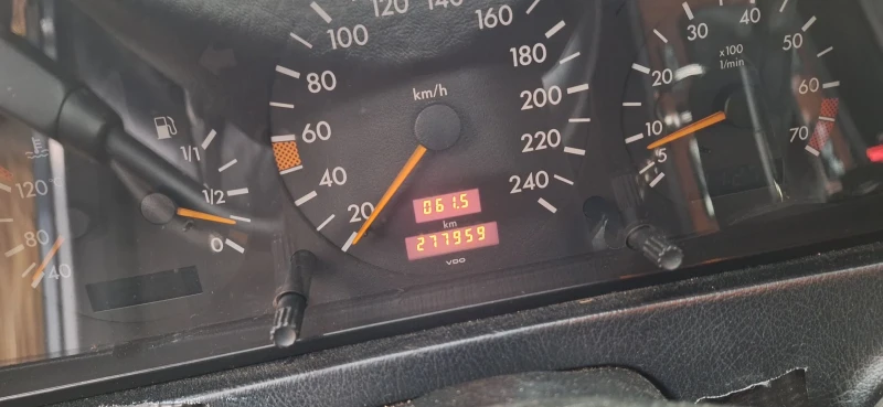 Mercedes-Benz C 200, снимка 7 - Автомобили и джипове - 53313018