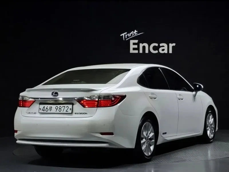Lexus ES 300 Supreme XV60 Хибрид, снимка 2 - Автомобили и джипове - 55523380