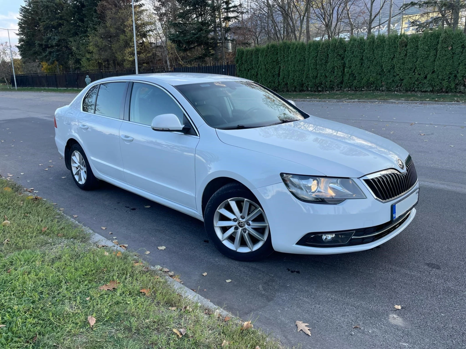 Skoda Superb 2.0 TDI DSG  - изображение 2