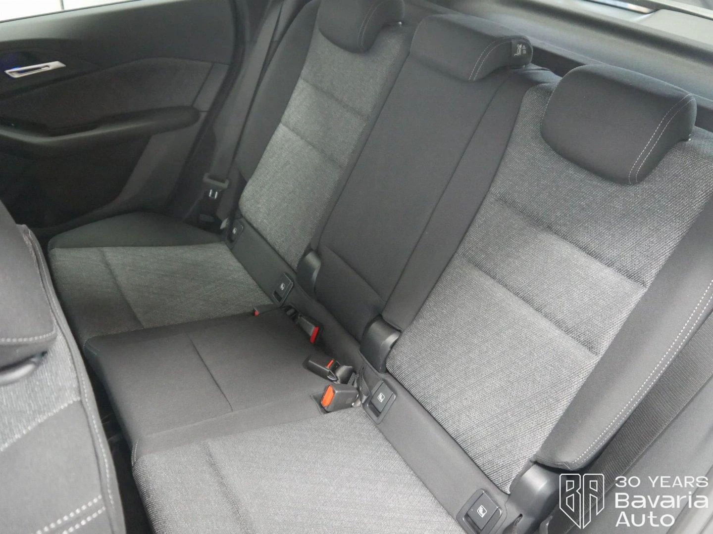 BMW 218 i Active Tourer Steptronic - изображение 8