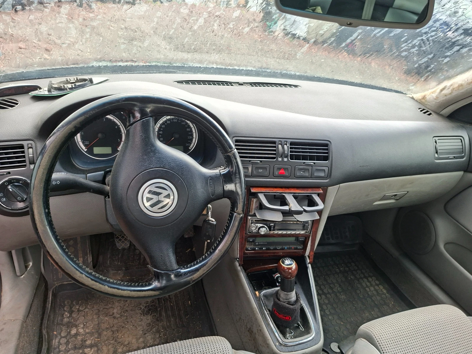 VW Bora 1.9 tDi 101к.с. - изображение 5