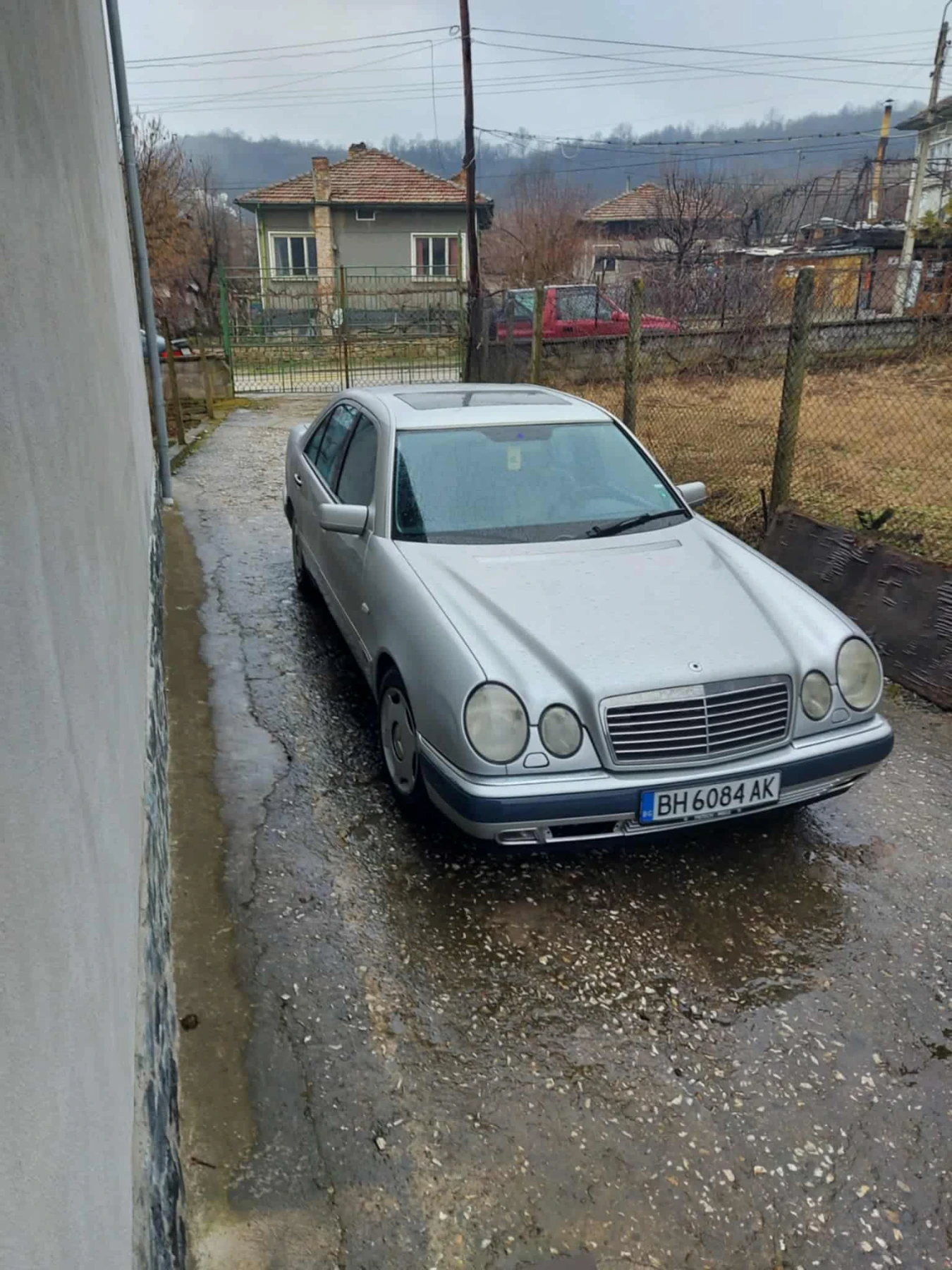 Mercedes-Benz E 220 | Mobile.bg — изображение 1