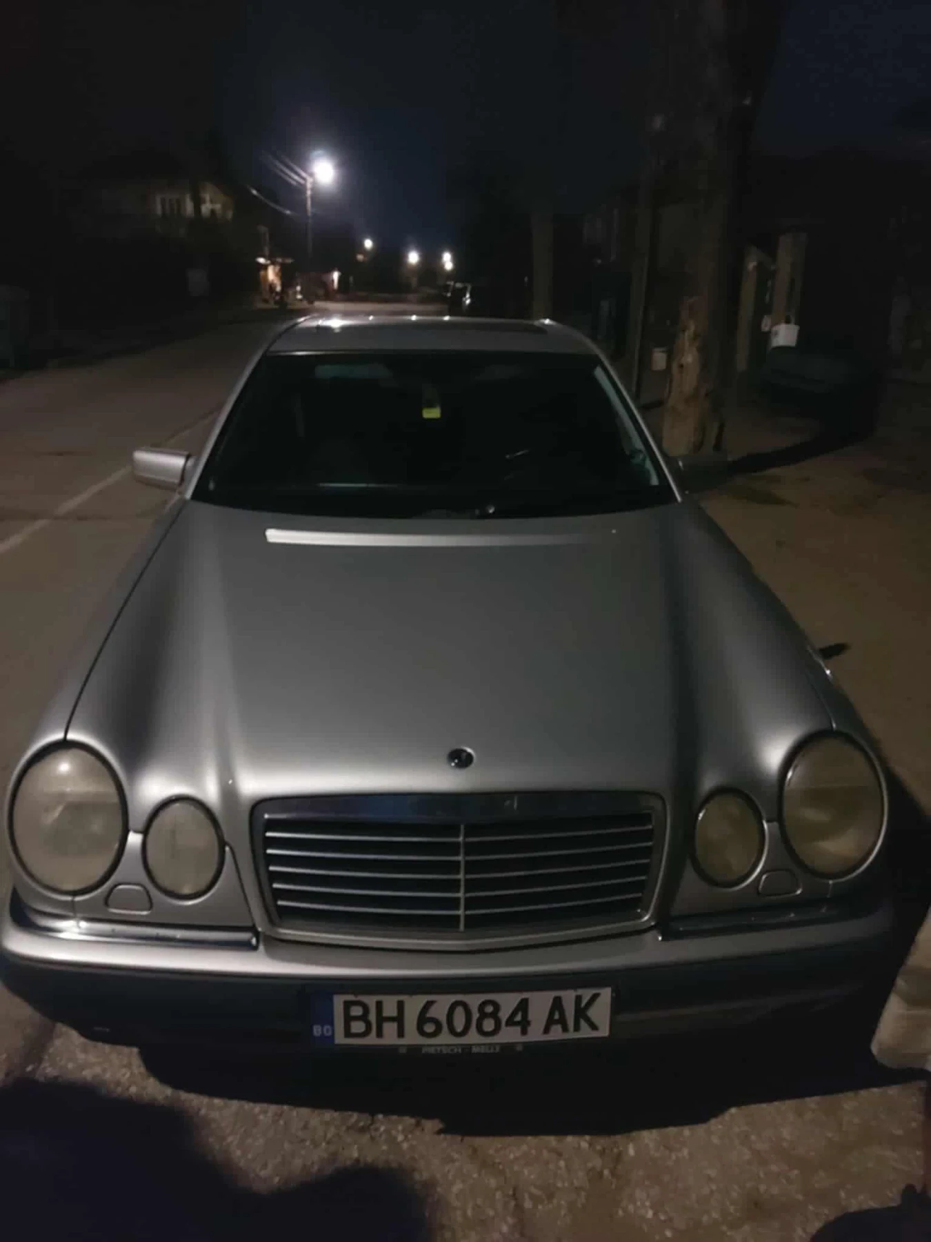 Mercedes-Benz E 220  - изображение 2