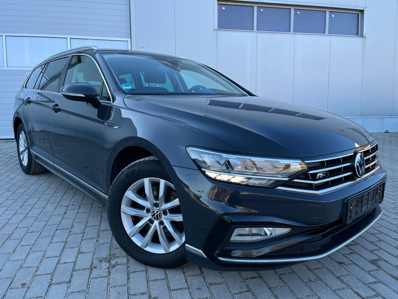 VW Passat 2.0 TDI DSG-автомати, Digital R-LINE TUV, 8бр джан - изображение 2