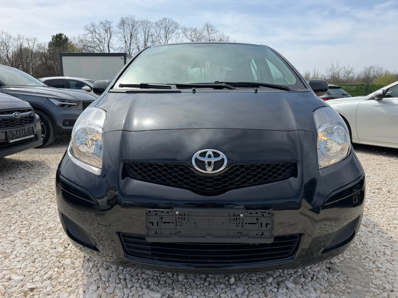 Toyota Yaris 1.3VVTI, снимка 5 - Автомобили и джипове - 54214677