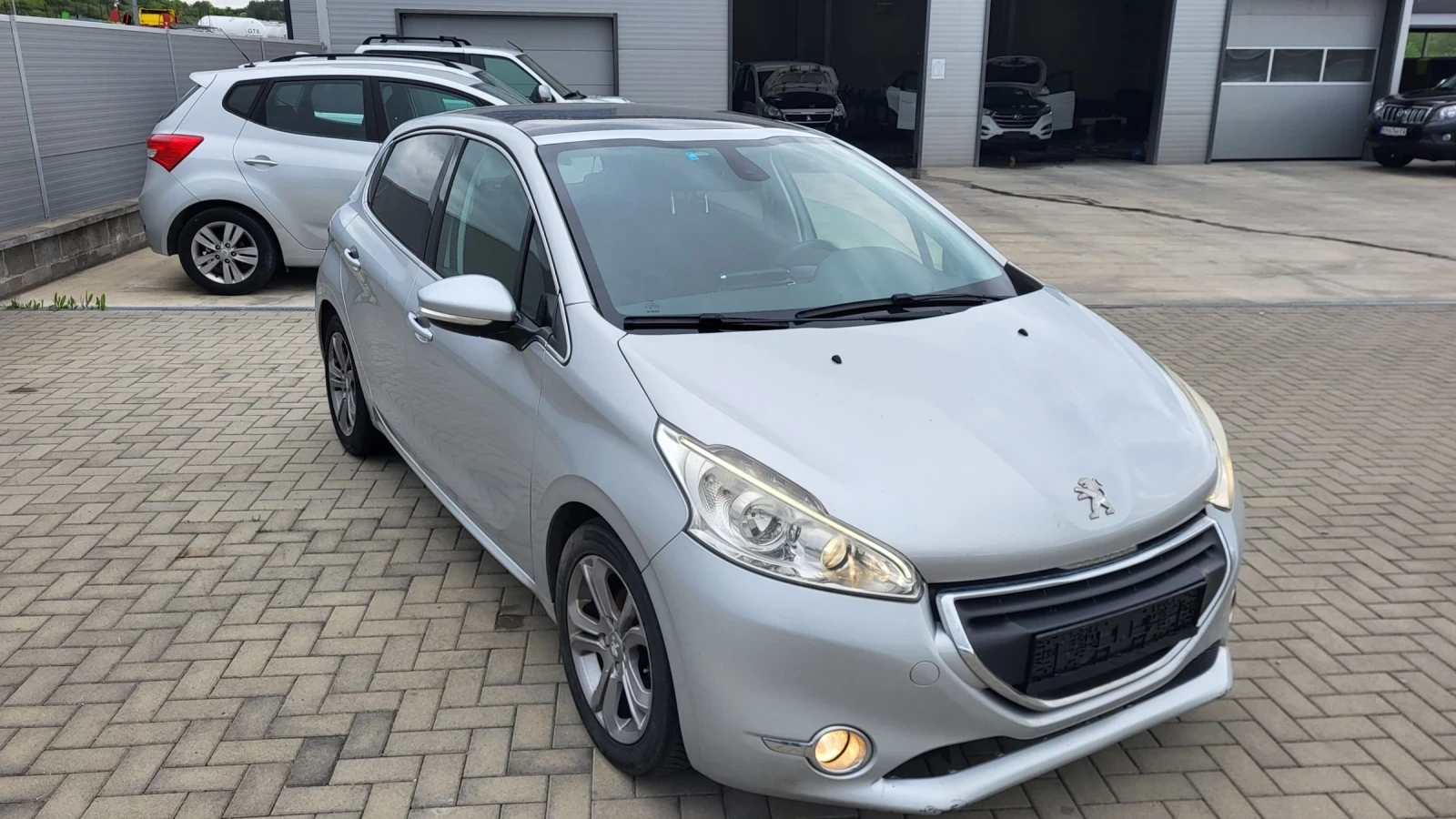 Peugeot 208 1.6HDI-92 ALLURE * PANORAMA* LED | Mobile.bg � ����������� 6