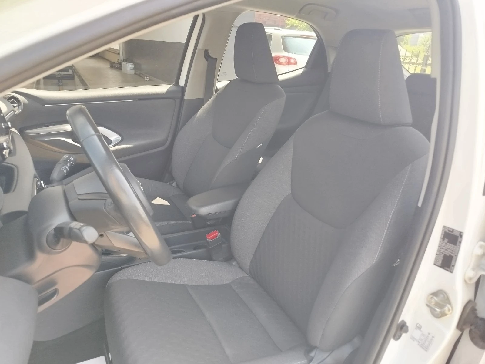 Toyota Yaris 1.5 Hybrid 116 к.с, снимка 11 - Автомобили и джипове - 54760754