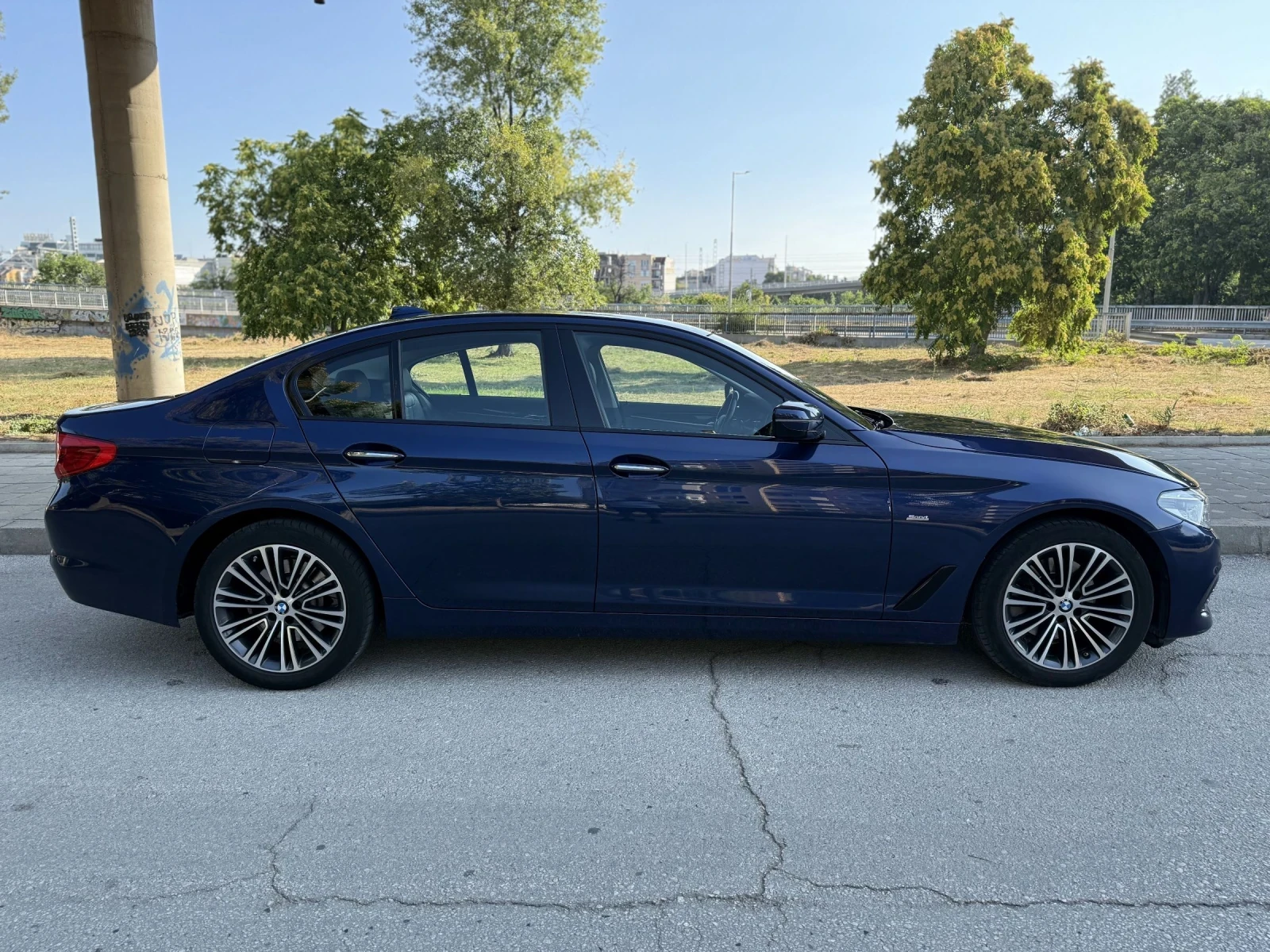 BMW 520 X drive , снимка 5 - Автомобили и джипове - 55066044