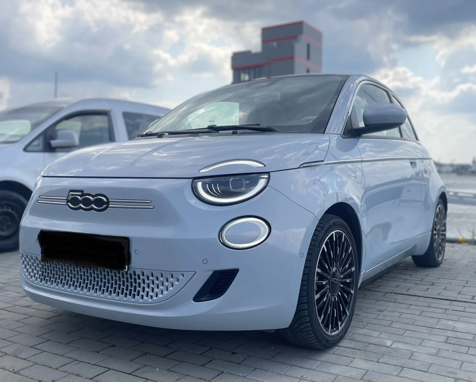 Fiat 500e La Prima 2023г. 38000км, снимка 2 - Автомобили и джипове - 55149682