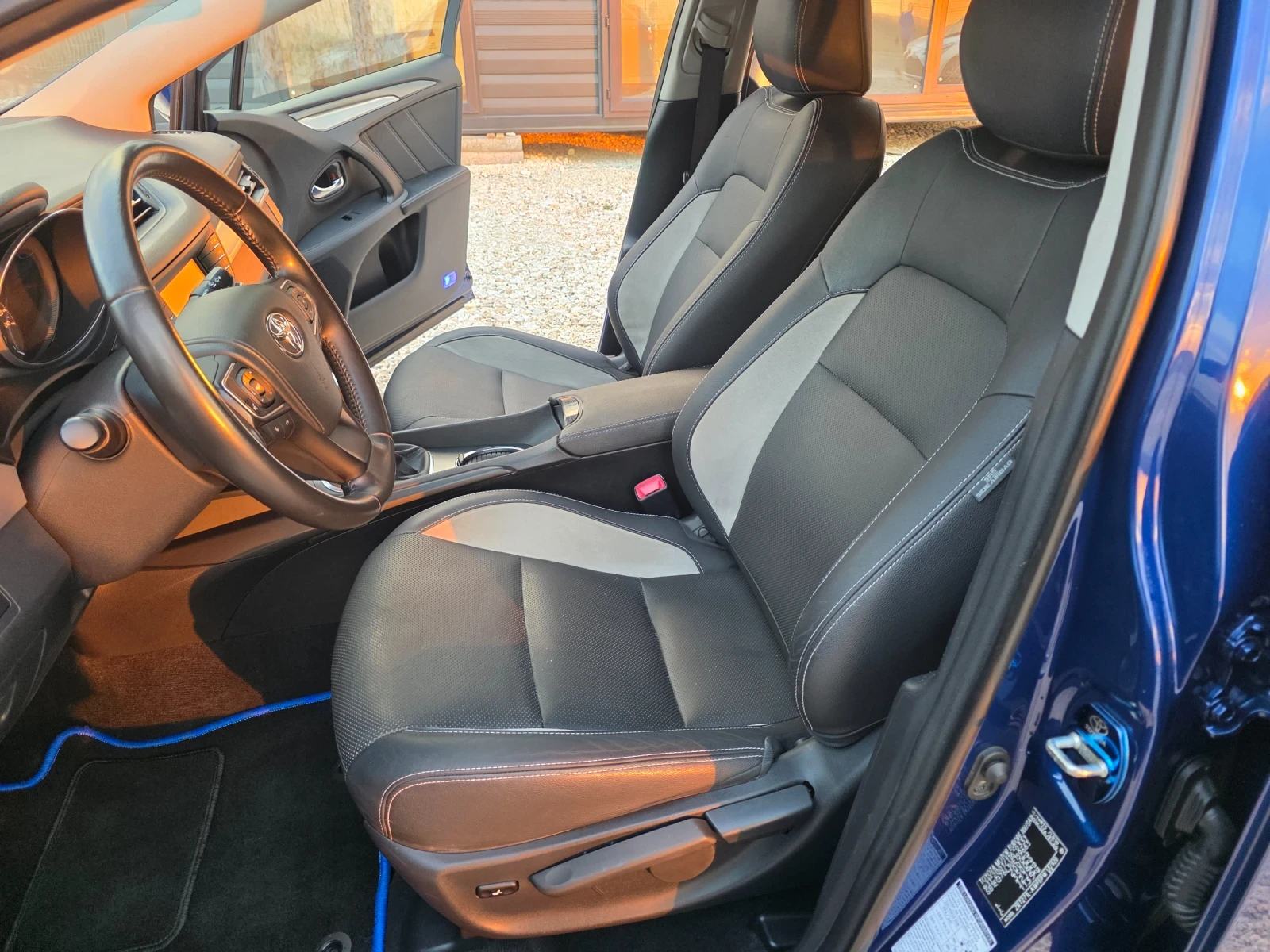 Toyota Avensis 1.8 VVTI Executive KeyLess Go Кожен Салон Evro 6, снимка 6 - Автомобили и джипове - 55736256