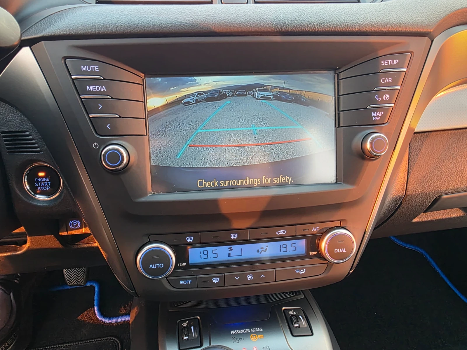 Toyota Avensis 1.8 VVTI Executive KeyLess Go Кожен Салон Evro 6, снимка 12 - Автомобили и джипове - 55736256