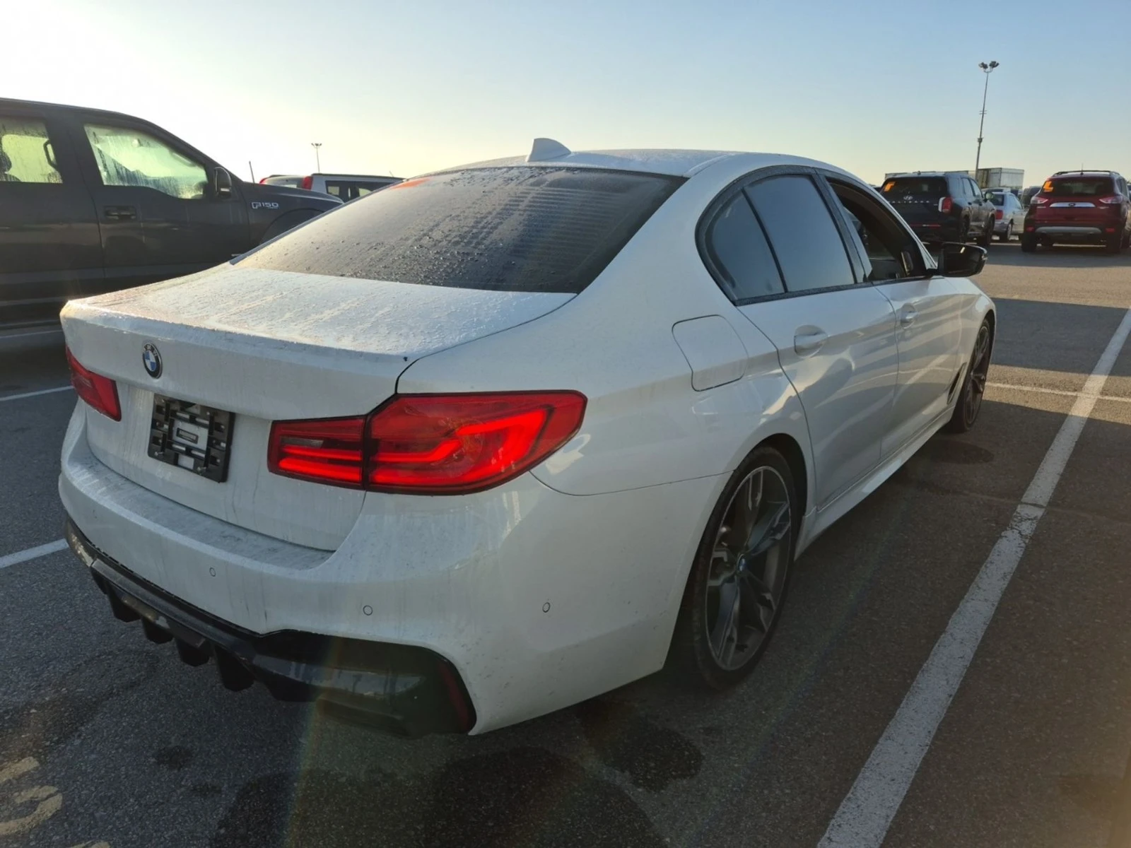 BMW 550 M* xDrive* Premium* Цена до България & АвтоКредит, снимка 3 - Автомобили и джипове - 56233958