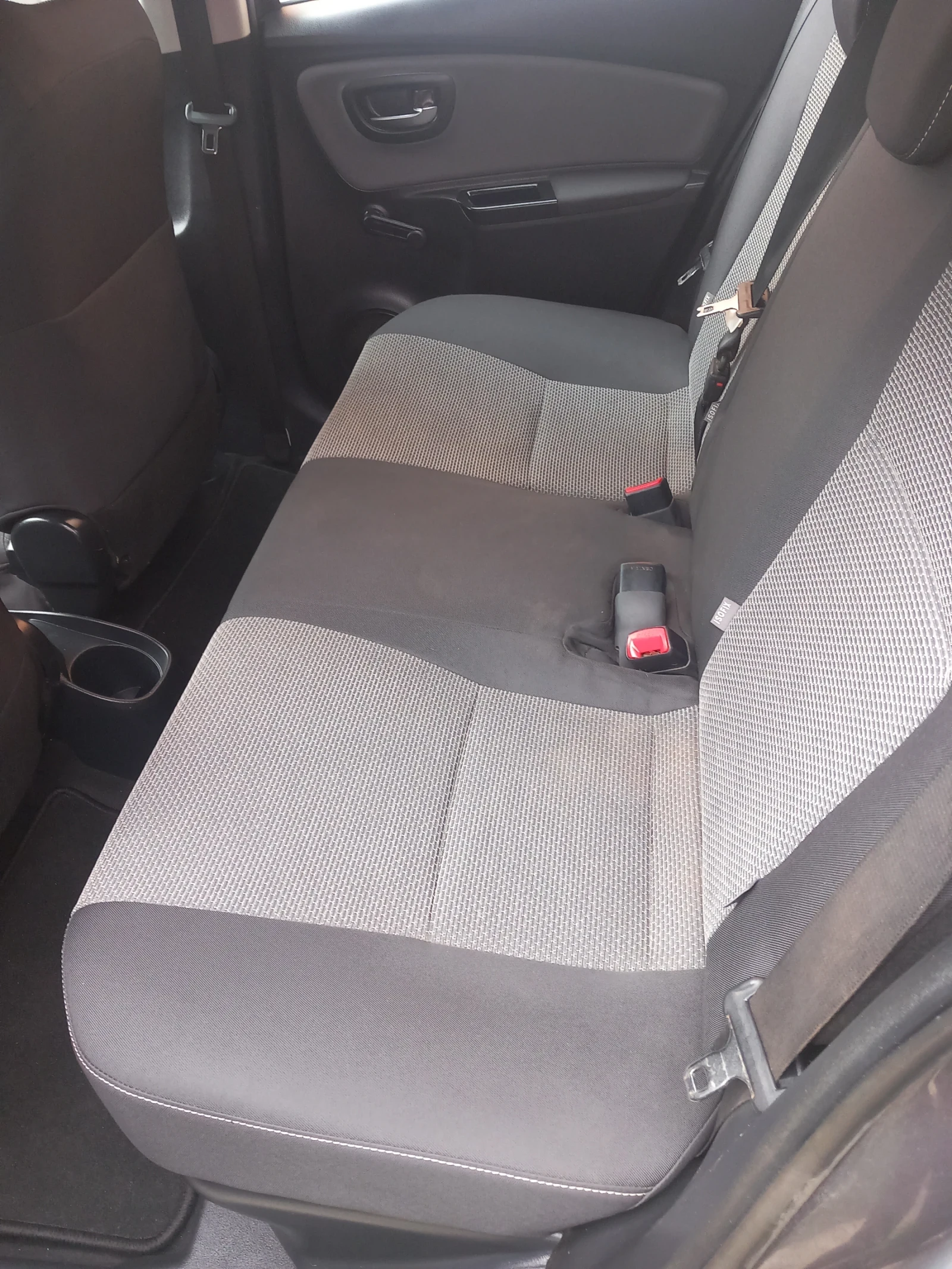 Toyota Yaris 1.5hibrid 60000km., снимка 8 - Автомобили и джипове - 56242076