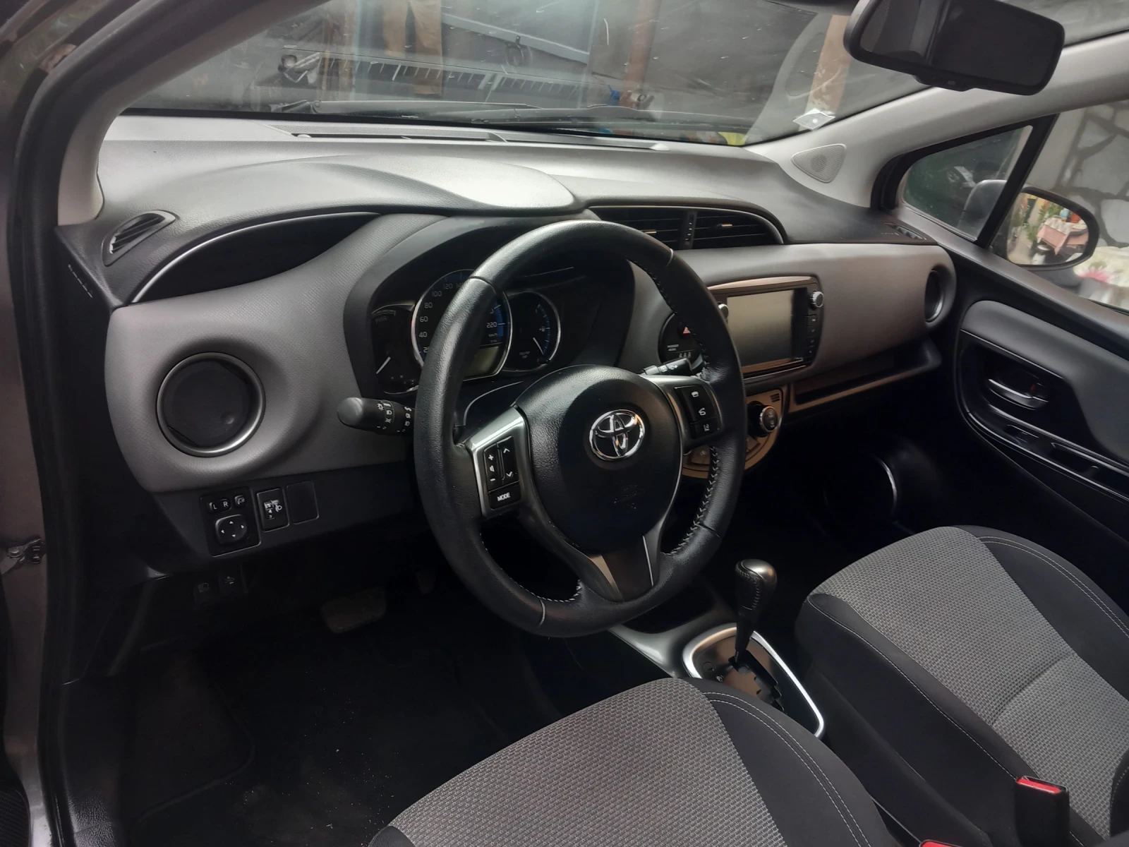 Toyota Yaris 1.5hibrid 60000km., снимка 6 - Автомобили и джипове - 56242076