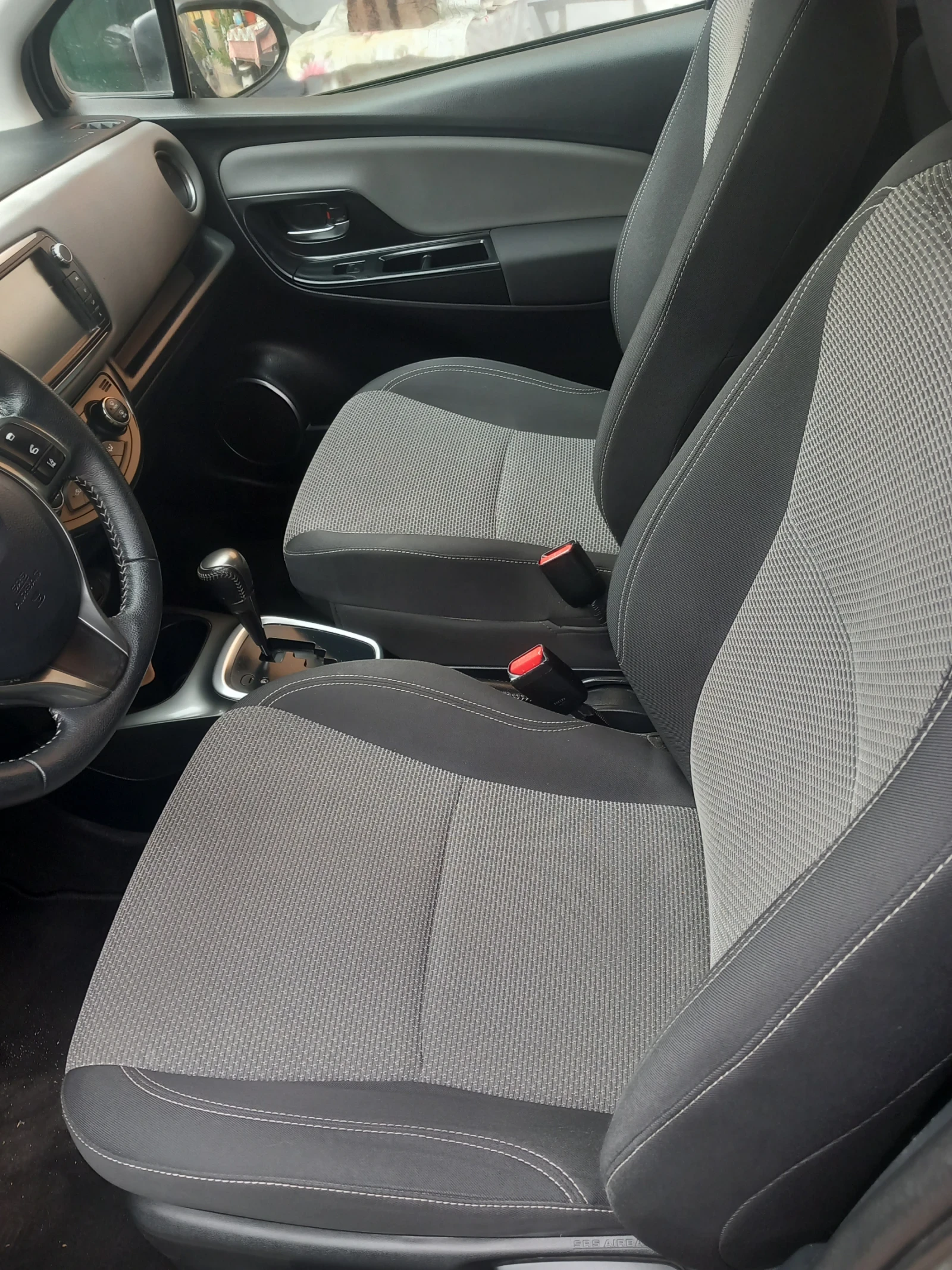 Toyota Yaris 1.5hibrid 60000km., снимка 5 - Автомобили и джипове - 56242076