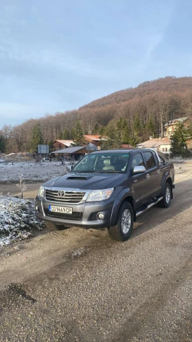 Toyota Hilux, снимка 1