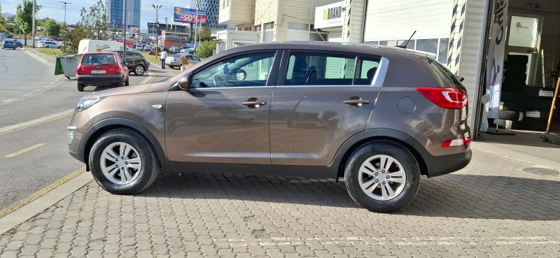 Kia Sportage 1.7 crdi Super Choko Color Navi Kamera Топ, снимка 3 - Автомобили и джипове - 47451374