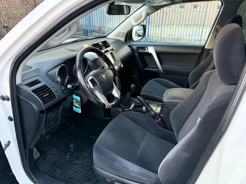 Toyota Land cruiser 2.8 D-4D, снимка 8 - Автомобили и джипове - 52585461