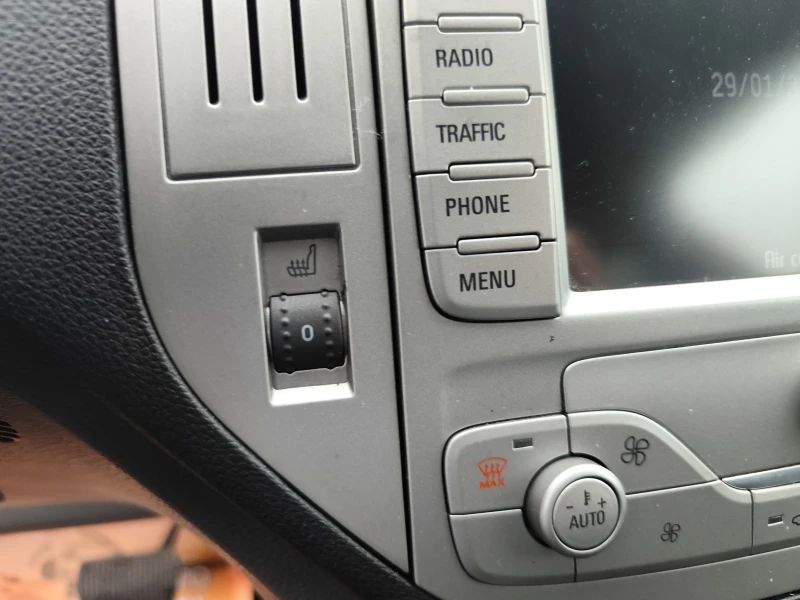 Ford Kuga 2.0TDCi* 4X4* АВТОМАТИК* EURO5A* КОЖА* NAVI* , снимка 10 - Автомобили и джипове - 53272996