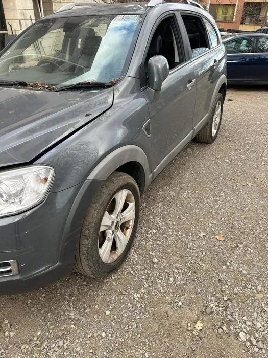 Chevrolet Captiva 2.0D, снимка 5 - Автомобили и джипове - 46980365