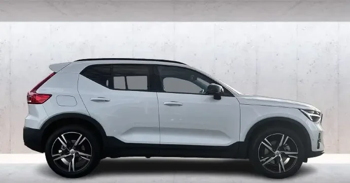 Volvo XC40 B3 = Ultimate = Гаранция, снимка 4 - Автомобили и джипове - 54179395