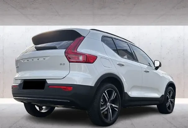 Volvo XC40 B3 = Ultimate = Гаранция, снимка 3 - Автомобили и джипове - 54179395