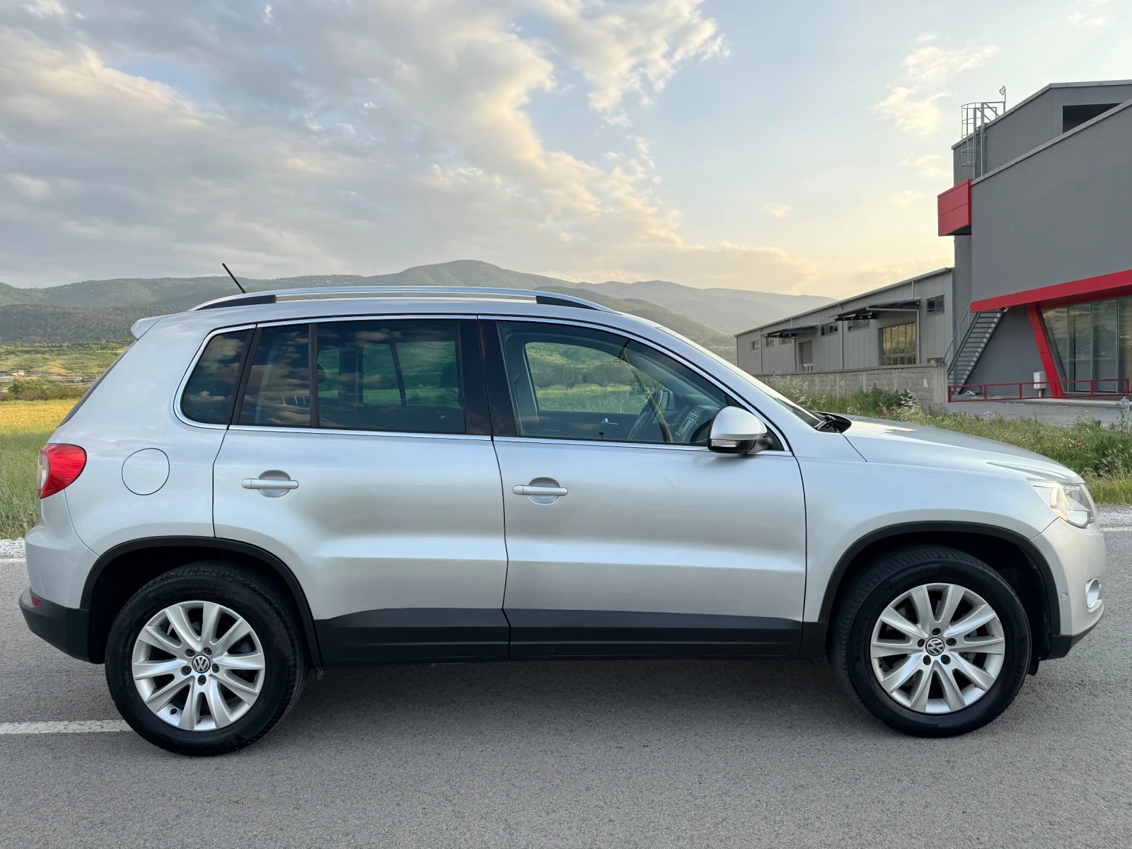 VW Tiguan 2.0 TDI / 4MOTION / FACE / NAVI / PARKTRONIC  - изображение 5