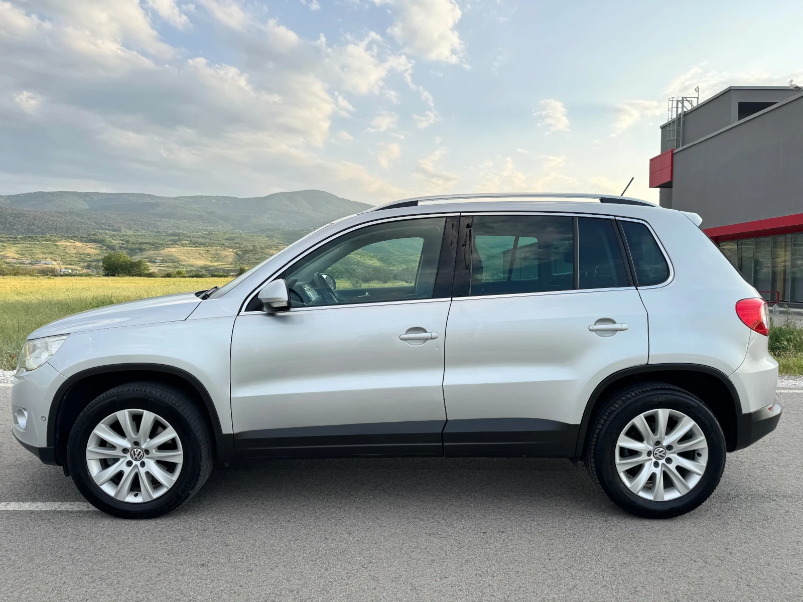 VW Tiguan 2.0 TDI / 4MOTION / FACE / NAVI / PARKTRONIC  - изображение 4