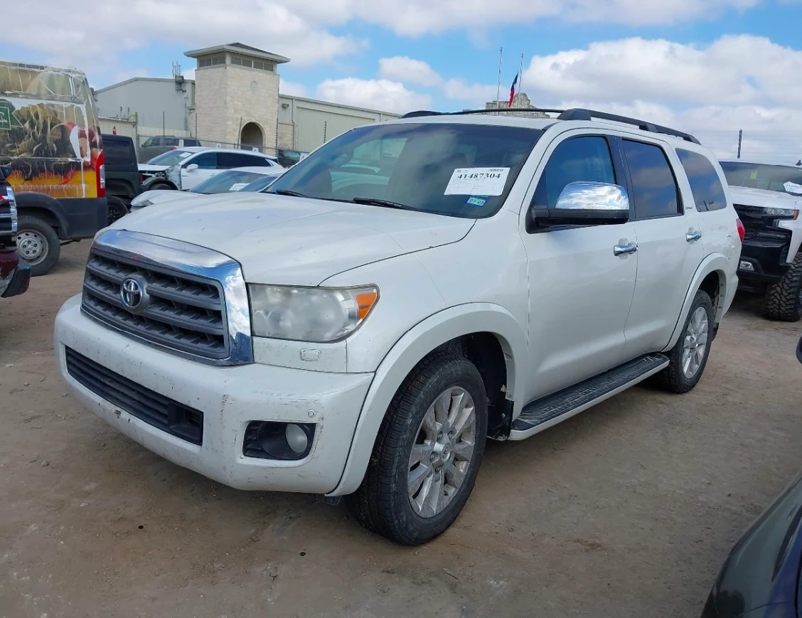 Toyota Sequoia PLATINUM 5.7L V8 - изображение 2