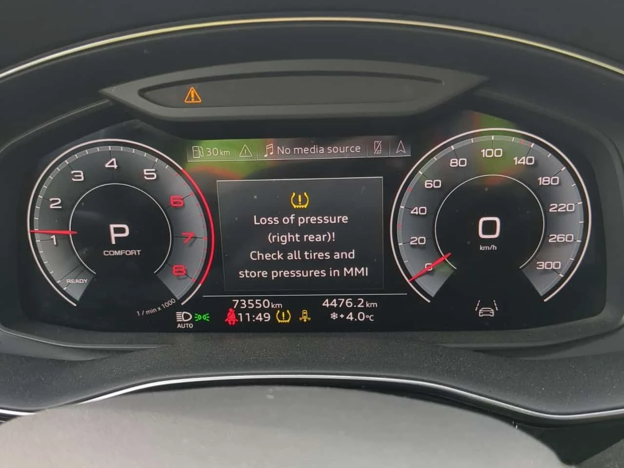 Audi Q7 PROGRESSIV | 360  | PANO | 2 КЛЮЧА | ОБДУХВАНЕ, снимка 9 - Автомобили и джипове - 53906798