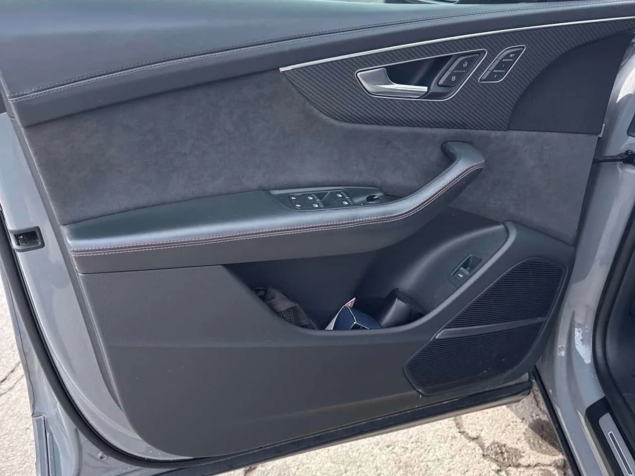 Audi RSQ8 4.0 TFSI quattro/ДИСТРОНИК/ПАНОРАМА/ОБДУХВАНЕ/360, снимка 11 - Автомобили и джипове - 53964767