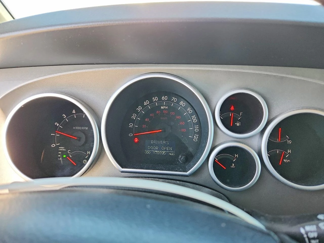 Toyota Sequoia PLATINUM 4WD| 5.7L V8, снимка 9 - Автомобили и джипове - 54765864