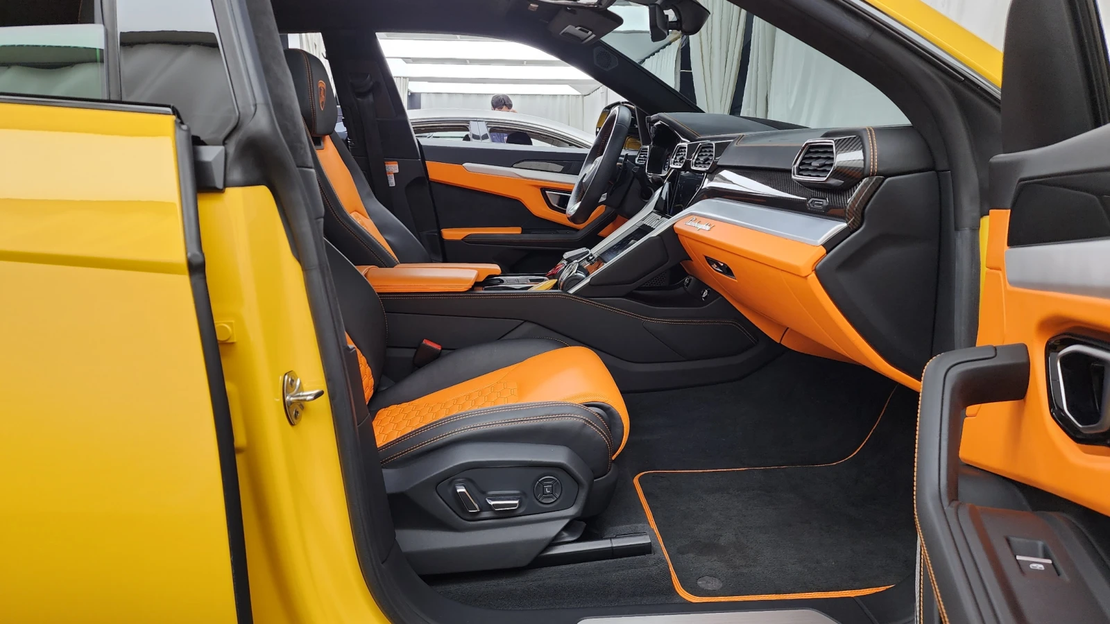 Lamborghini Urus Urus 4.0 V8, снимка 11 - Автомобили и джипове - 55591639