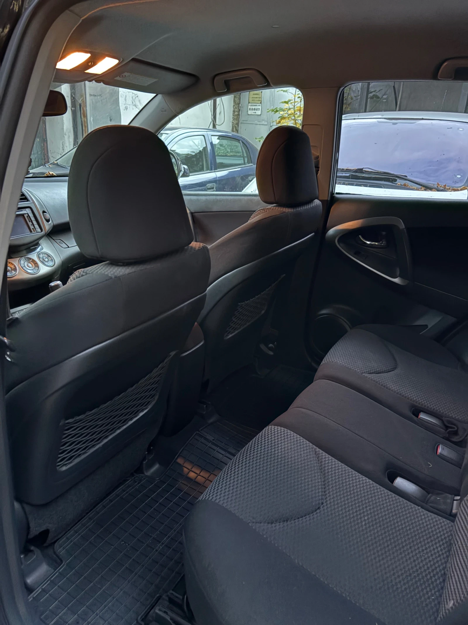 Toyota Rav4 2.2 Dizel, снимка 13 - Автомобили и джипове - 56417985