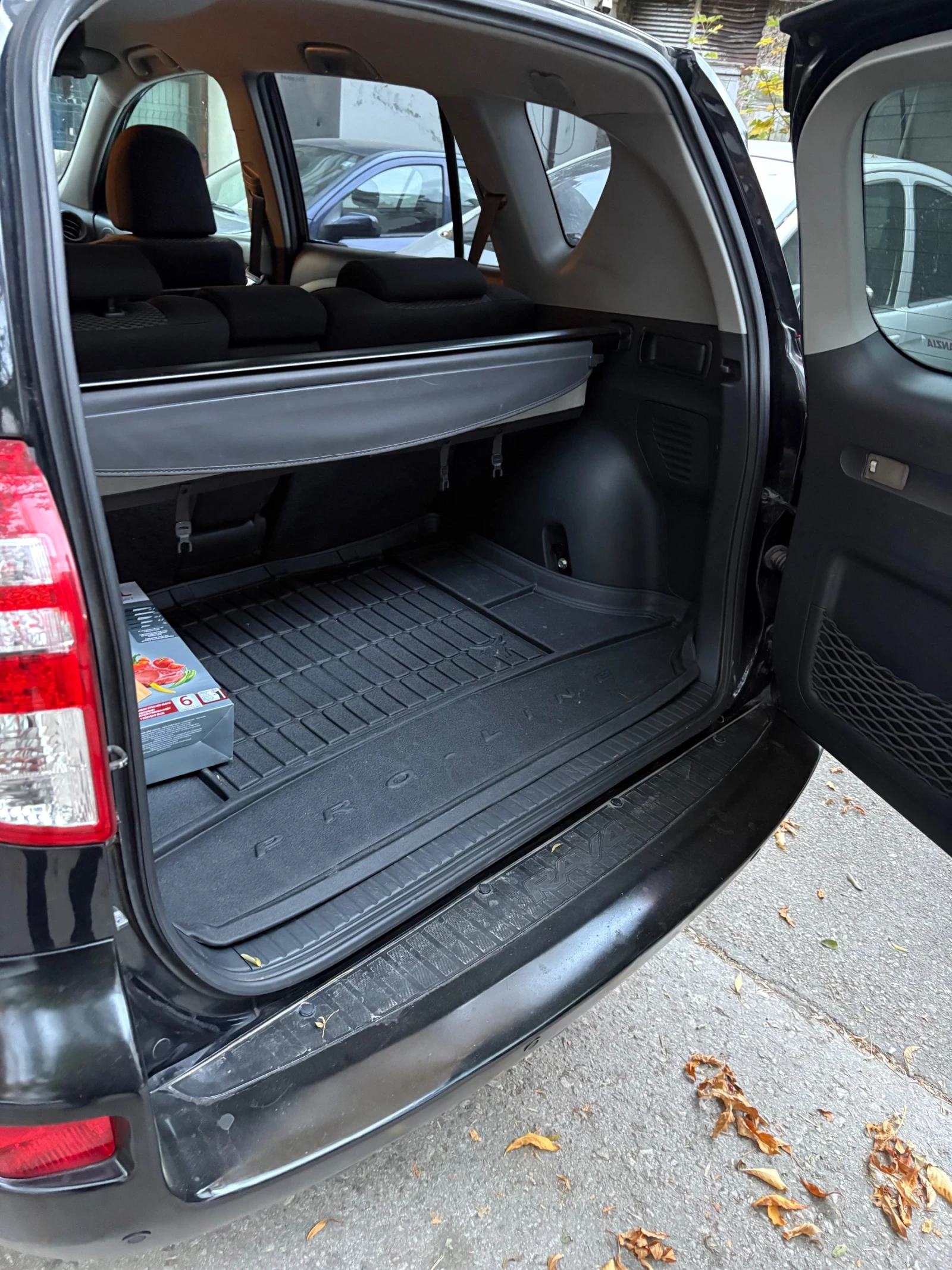 Toyota Rav4 2.2 Dizel, снимка 14 - Автомобили и джипове - 56417985