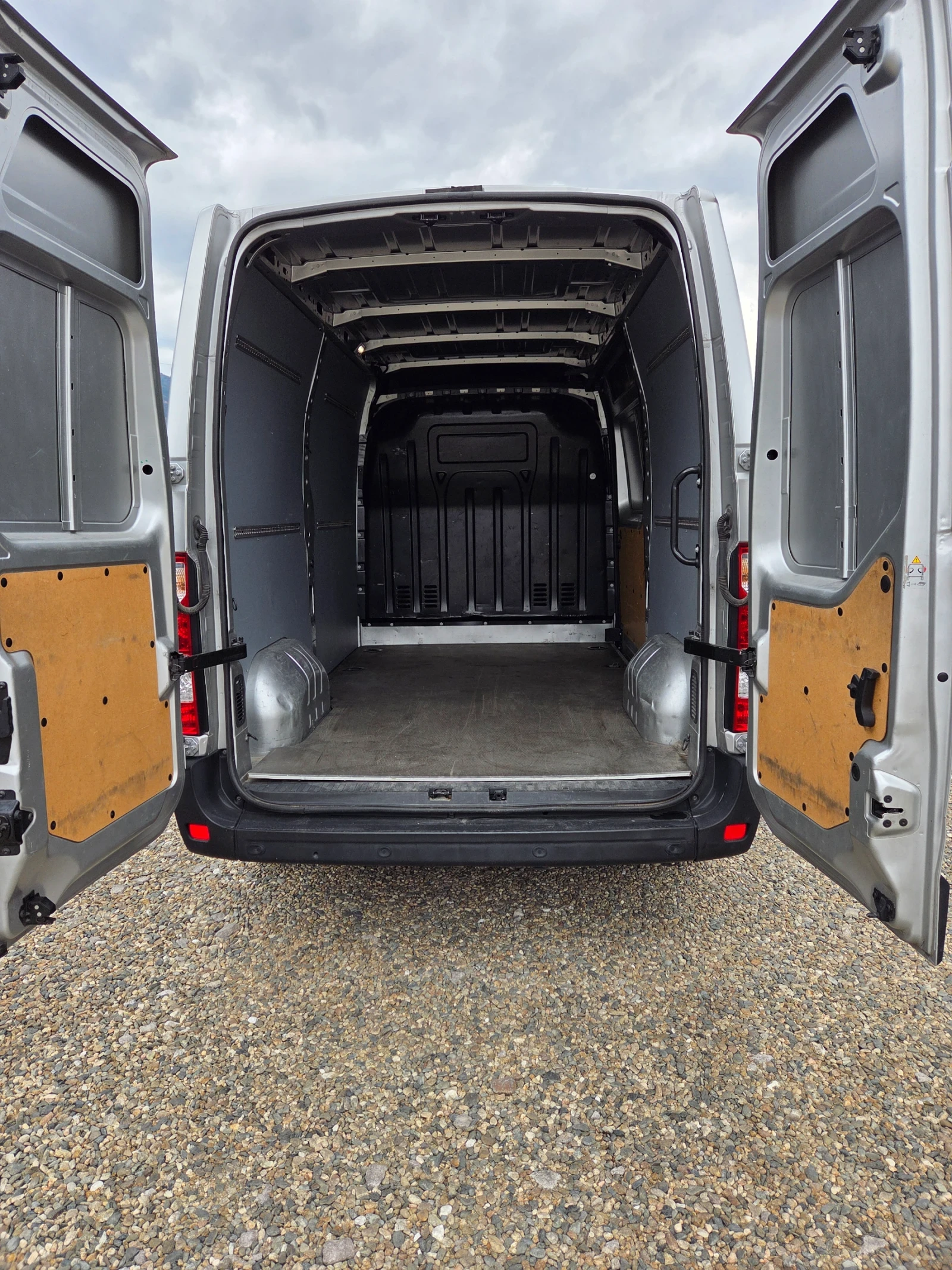 Opel Movano 2.3D климатик топ 2-броя, снимка 13 - Бусове и автобуси - 56274577