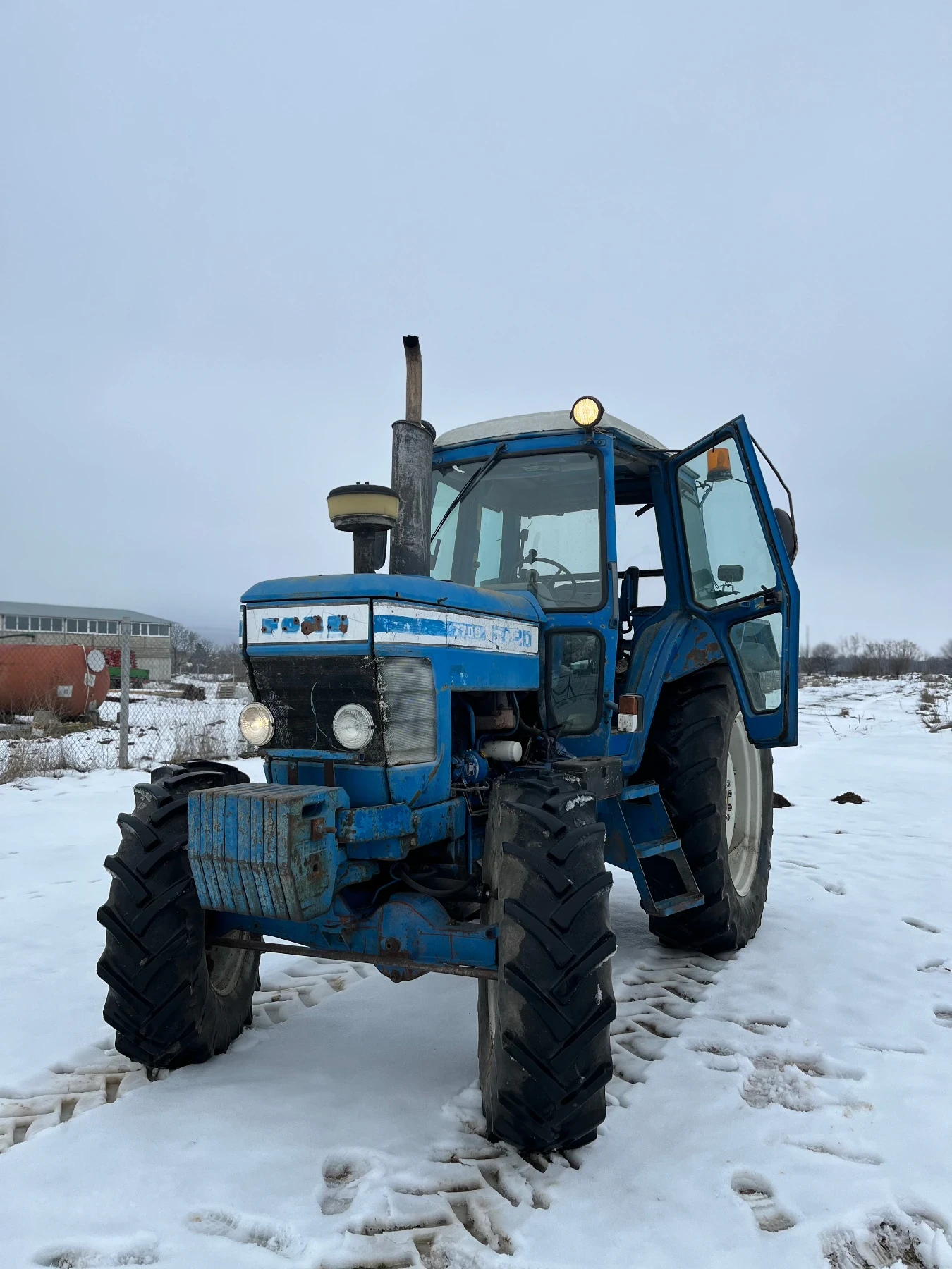 Трактор Ford Ford New holland 7700 - изображение 2