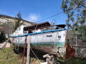Моторна яхта Собствено производство, снимка 3 - Воден транспорт - 53414138