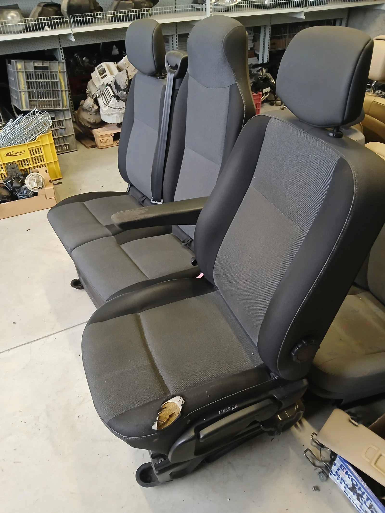 Салон седалки Renault Master 3  2016г, снимка 2 - Части - 56219138