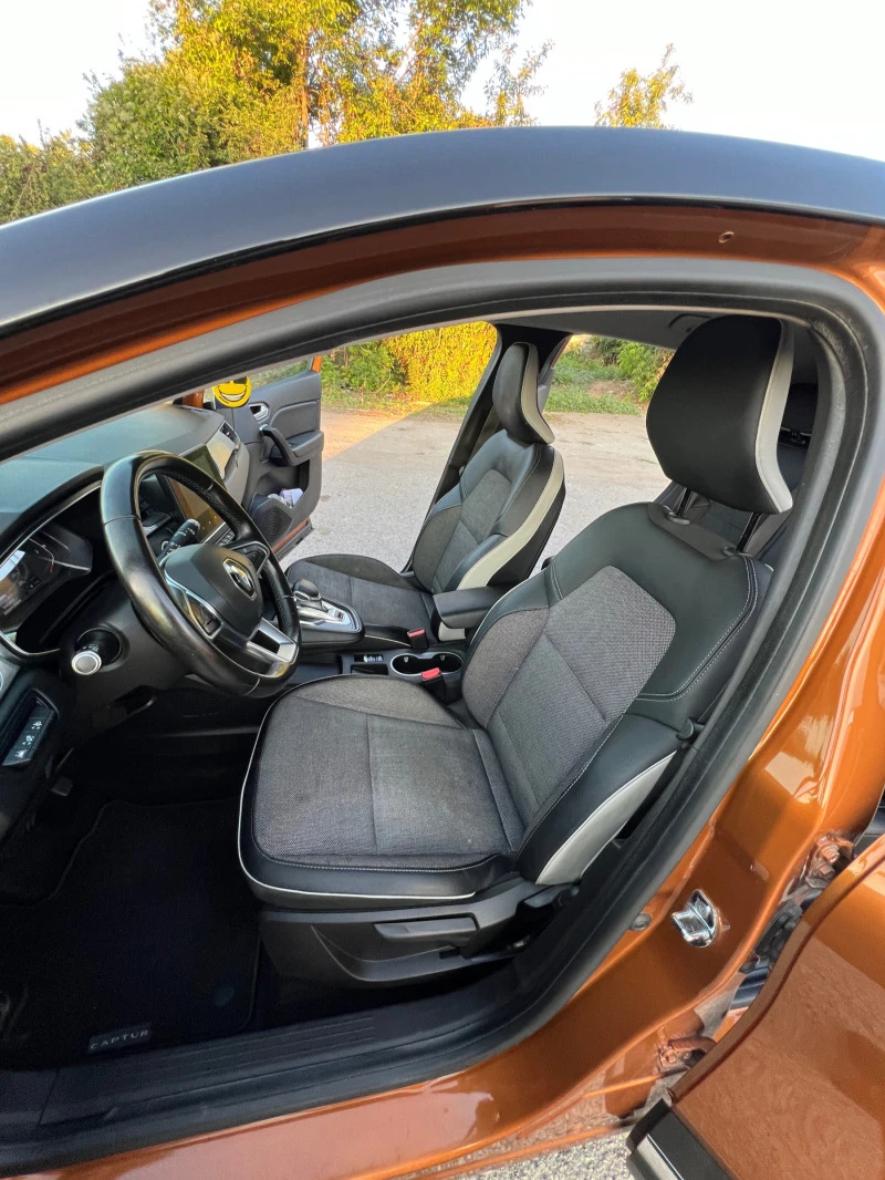 Renault Captur, снимка 9 - Автомобили и джипове - 47350444