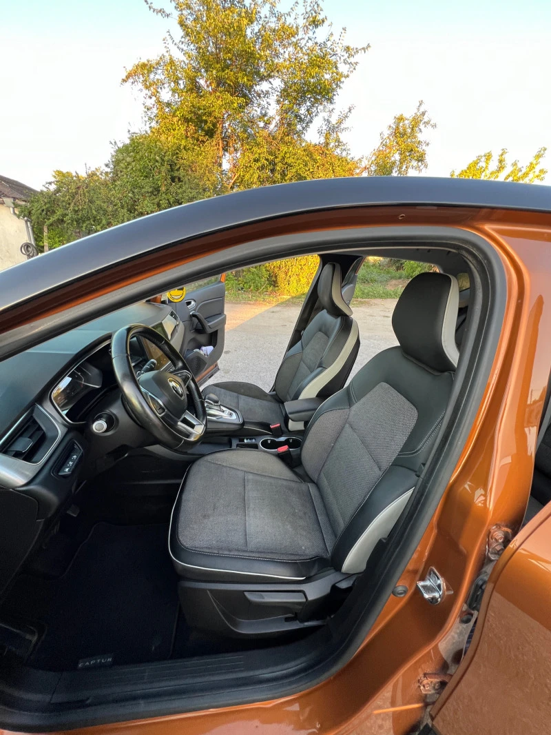 Renault Captur, снимка 8 - Автомобили и джипове - 47350444