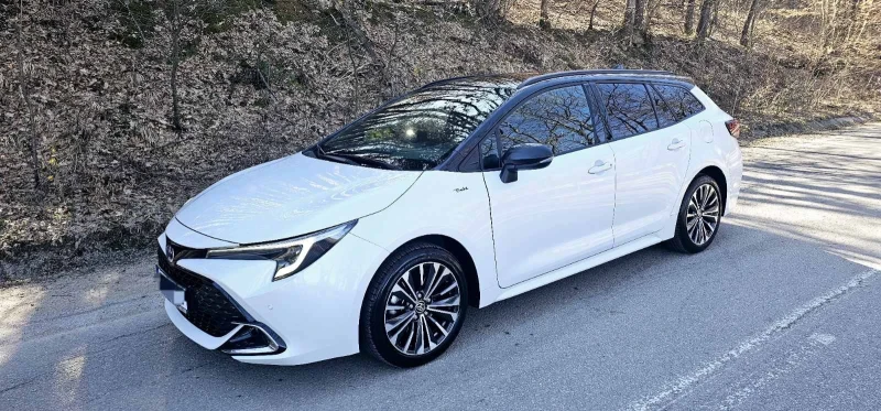 Toyota Corolla Hybrid* Facelift* Full* New-2025!, снимка 8 - Автомобили и джипове - 49401828