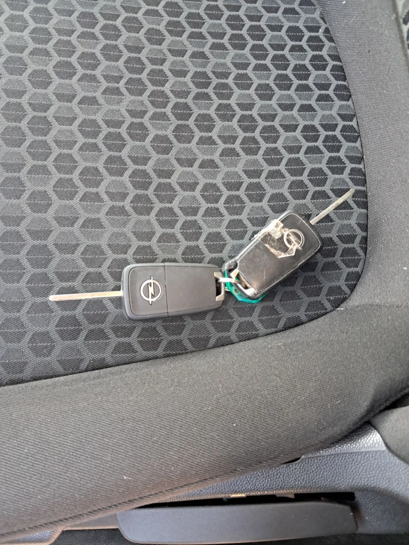 Opel Corsa 14  газ  , снимка 3 - Автомобили и джипове - 50131344