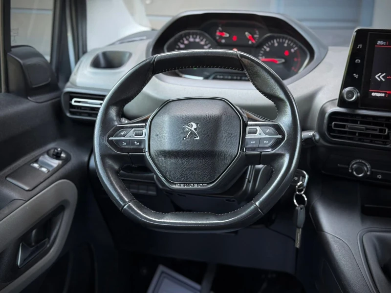 Peugeot Rifter 1.5 HDI * LaneAssist* NAVI* CarPlay* , снимка 9 - Автомобили и джипове - 51582317