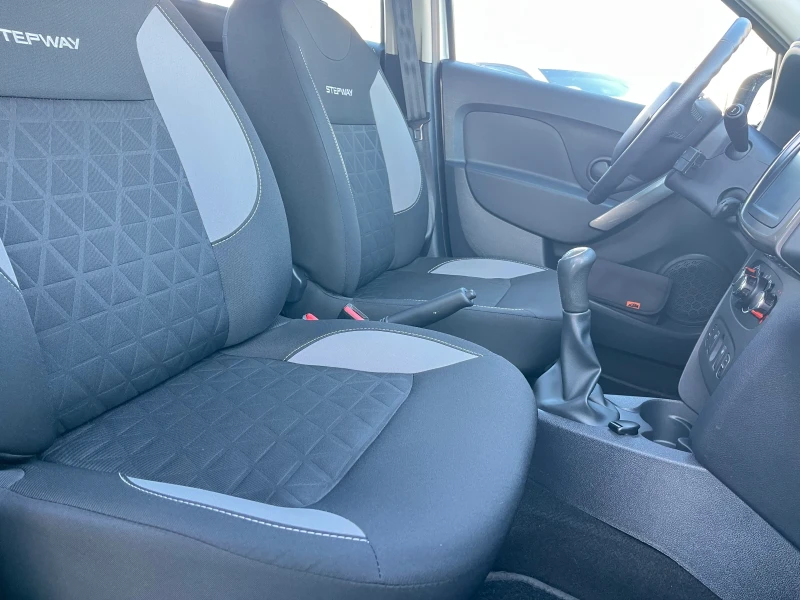 Dacia Sandero 67000км!!!Stepwey, НАВИГАЦИЯ, снимка 11 - Автомобили и джипове - 52581529