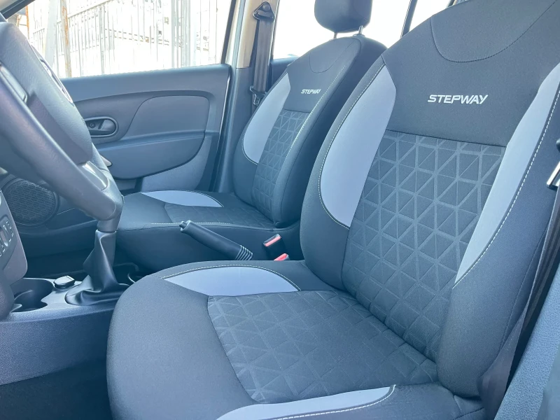 Dacia Sandero 67000км!!!Stepwey, НАВИГАЦИЯ, снимка 12 - Автомобили и джипове - 52581529