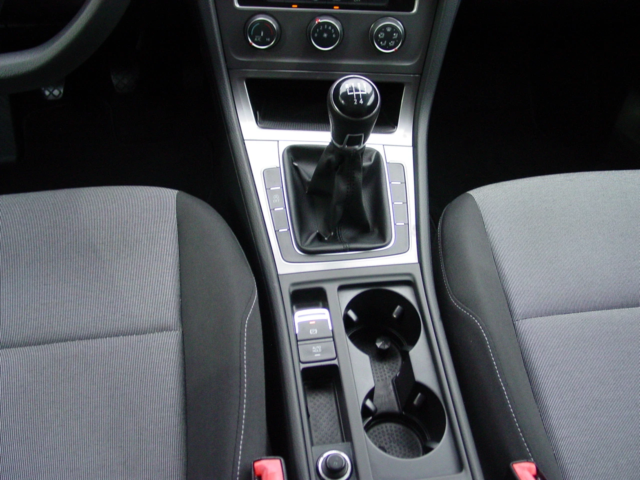 VW Golf 7 - 1.6 TDI -181000км.!- BlueMotion | Mobile.bg — изображение 14